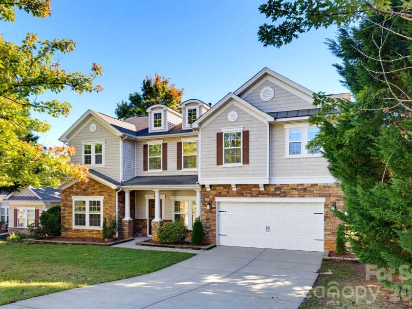 529 Putting Drive, Fort Mill, SC 29715.  MLS# CAR4434078, YatesRealty ID 56751. 