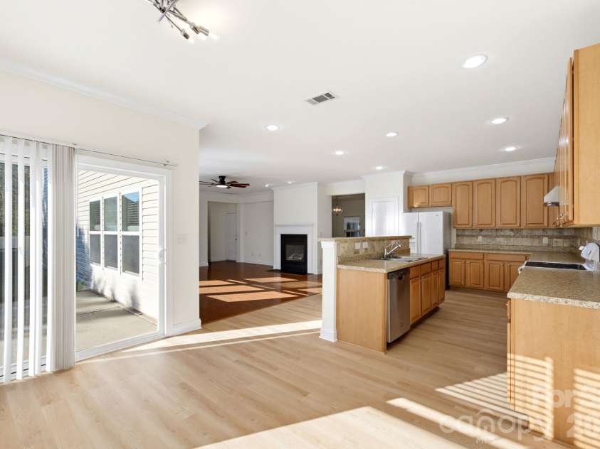 529 Putting Drive, Fort Mill, SC 29715.  MLS# CAR4434078, YatesRealty ID 56751. 
