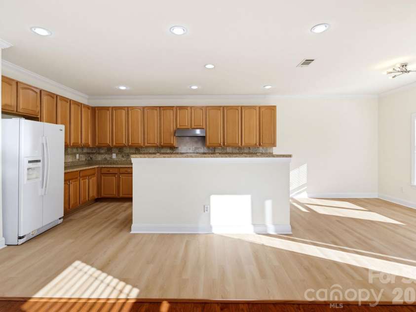 529 Putting Drive, Fort Mill, SC 29715.  MLS# CAR4434078, YatesRealty ID 56751. 