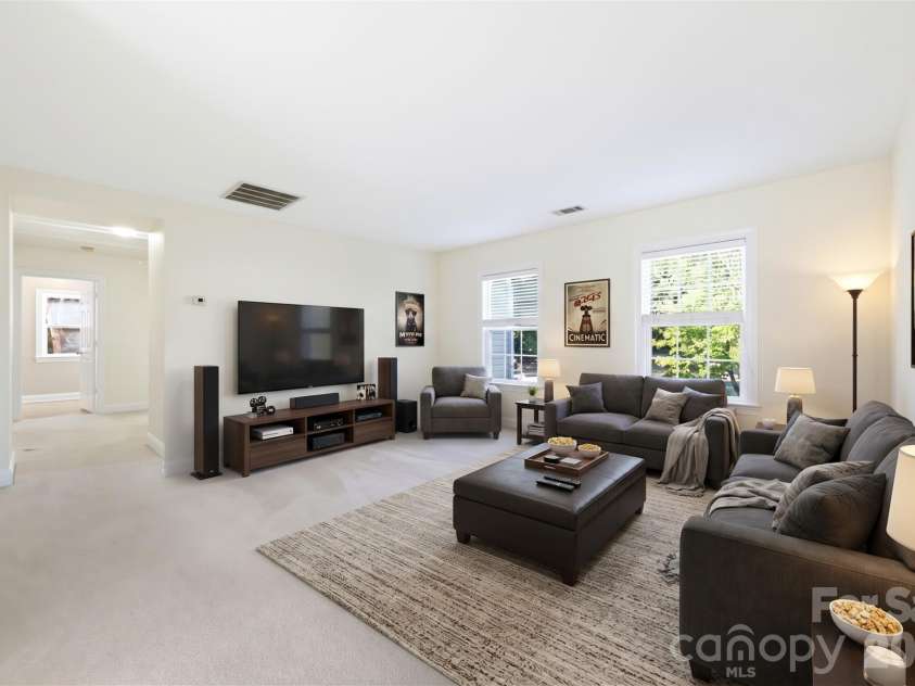529 Putting Drive, Fort Mill, SC 29715.  MLS# CAR4434078, YatesRealty ID 56751. 
