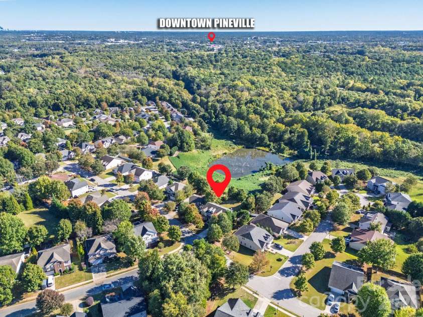 529 Putting Drive, Fort Mill, SC 29715.  MLS# CAR4434078, YatesRealty ID 56751. 