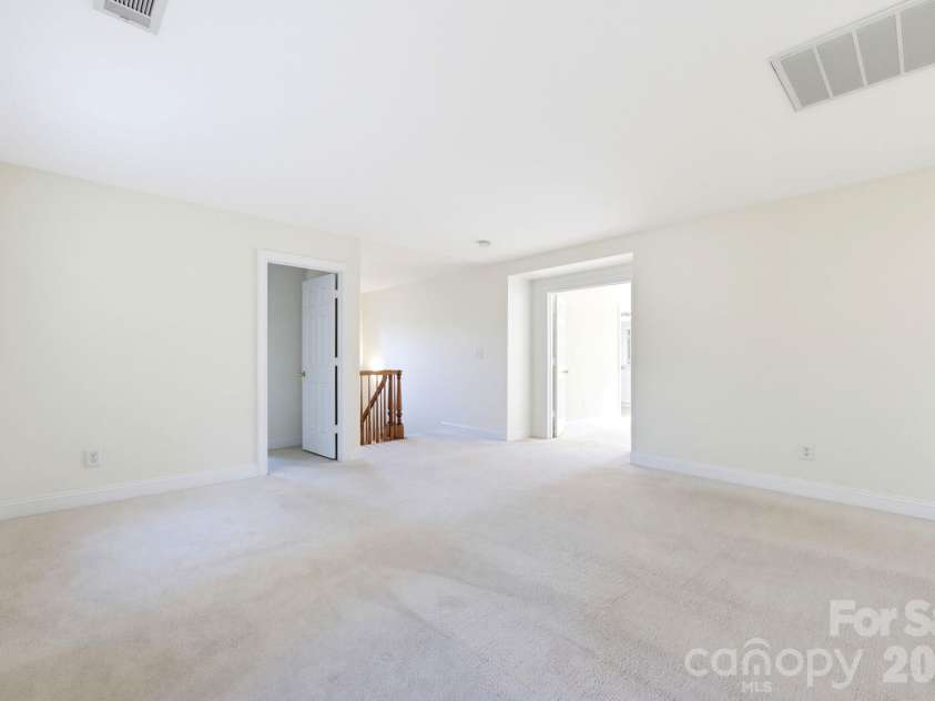 529 Putting Drive, Fort Mill, SC 29715.  MLS# CAR4434078, YatesRealty ID 56751. 