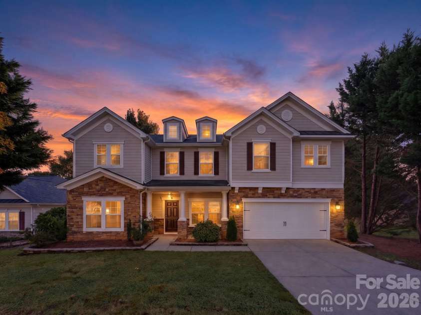 529 Putting Drive, Fort Mill, SC 29715.  MLS# CAR4434078, YatesRealty ID 56751. 