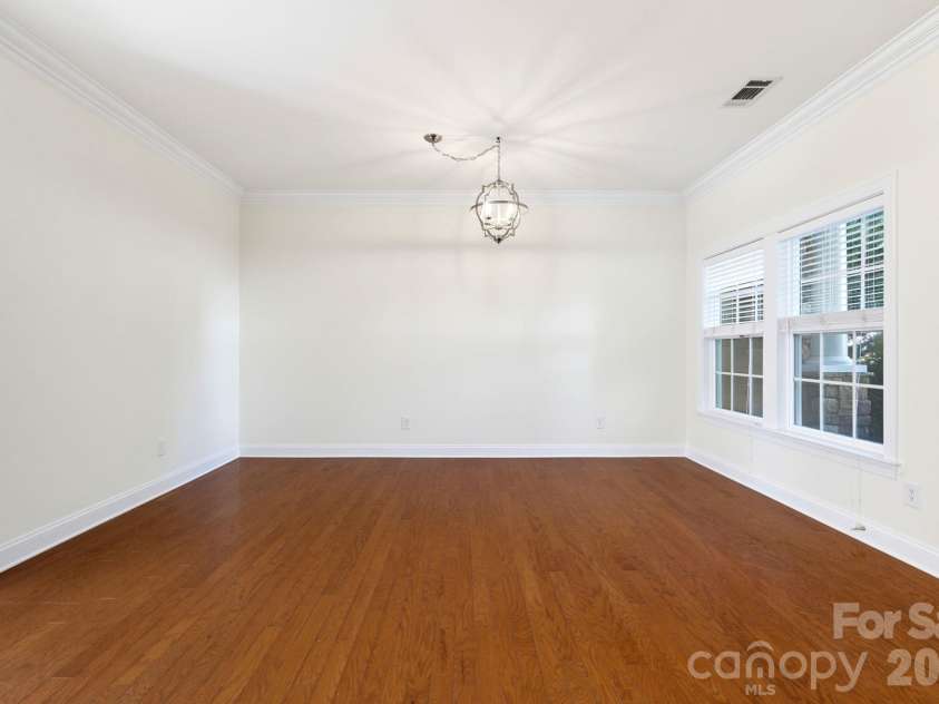 529 Putting Drive, Fort Mill, SC 29715.  MLS# CAR4434078, YatesRealty ID 56751. Dinning Room