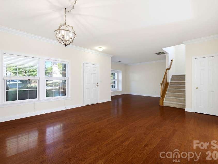 529 Putting Drive, Fort Mill, SC 29715.  MLS# CAR4434078, YatesRealty ID 56751. Dinning Room