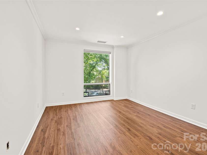 922 Cherokee Road, Charlotte, NC 28207.  MLS# CAR4433884, YatesRealty ID 56755. Bedroom