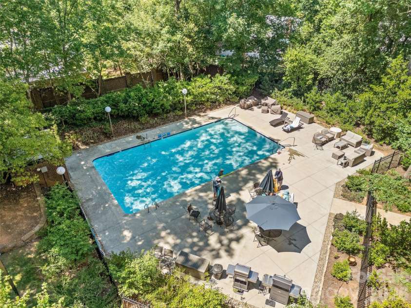 922 Cherokee Road, Charlotte, NC 28207.  MLS# CAR4433884, YatesRealty ID 56755. Pool