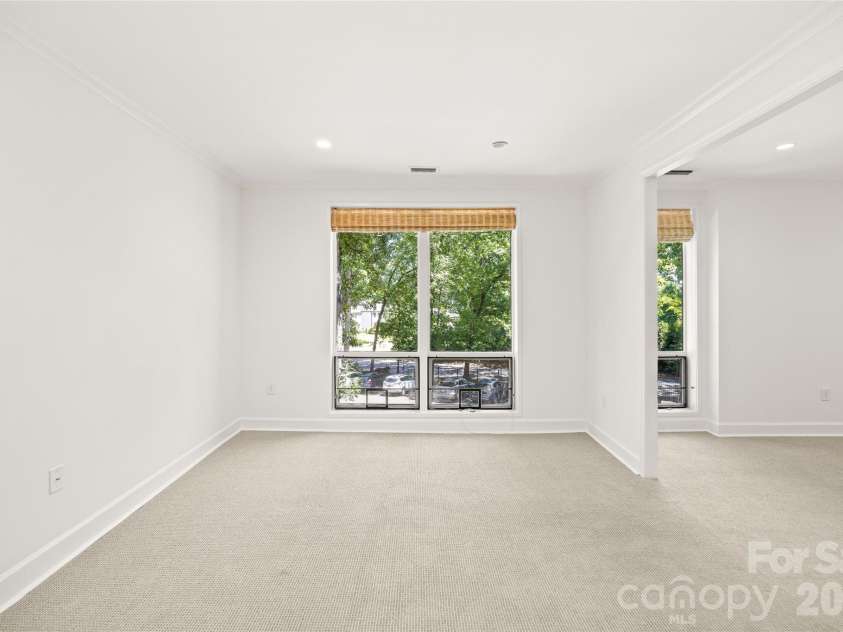 922 Cherokee Road, Charlotte, NC 28207.  MLS# CAR4433884, YatesRealty ID 56755. Study