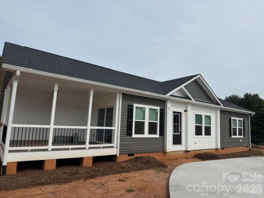 1721 Middleton Drive, Morganton, NC 28655.  MLS# CAR4434140, YatesRealty ID 56756. 