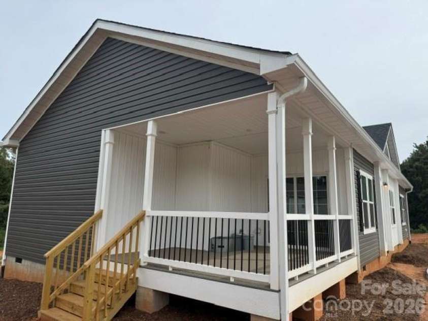 1721 Middleton Drive, Morganton, NC 28655.  MLS# CAR4434140, YatesRealty ID 56756. 