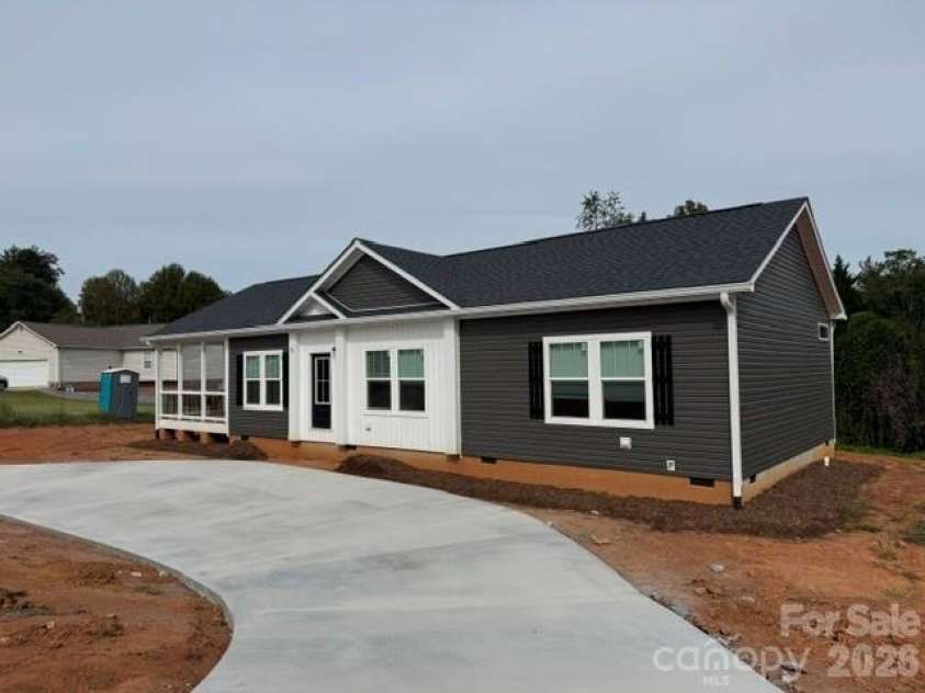 1721 Middleton Drive, Morganton, NC 28655.  MLS# CAR4434140, YatesRealty ID 56756. 