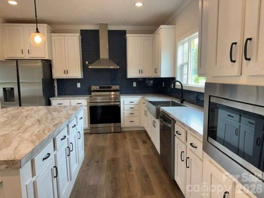 1721 Middleton Drive, Morganton, NC 28655.  MLS# CAR4434140, YatesRealty ID 56756. 