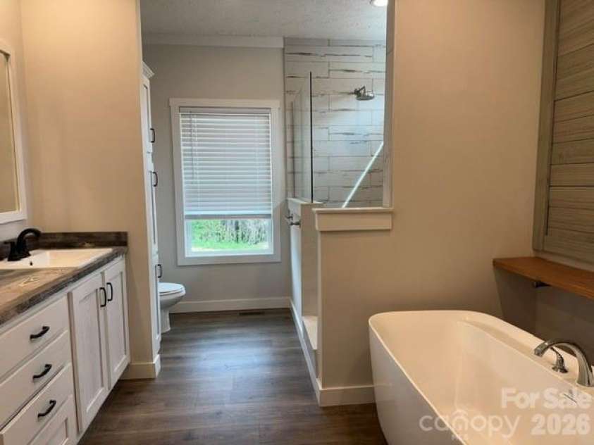 1721 Middleton Drive, Morganton, NC 28655.  MLS# CAR4434140, YatesRealty ID 56756. 