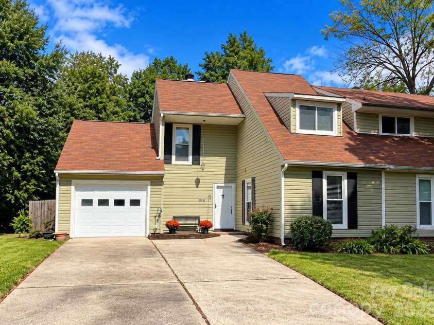 10905 Rail Tye Place, Pineville, NC 28134.  MLS# CAR4432855, YatesRealty ID 56757. 