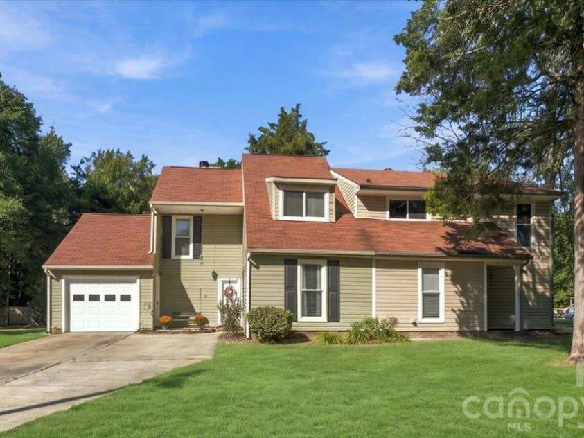 10905 Rail Tye Place, Pineville, NC 28134.  MLS# CAR4432855, YatesRealty ID 56757. 