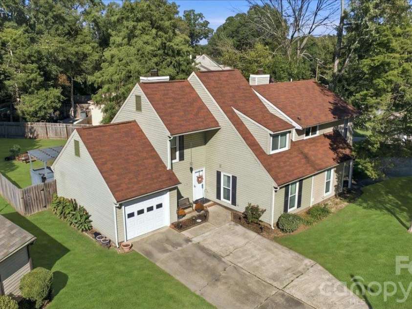10905 Rail Tye Place, Pineville, NC 28134.  MLS# CAR4432855, YatesRealty ID 56757. 
