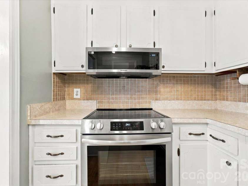 10905 Rail Tye Place, Pineville, NC 28134.  MLS# CAR4432855, YatesRealty ID 56757. 