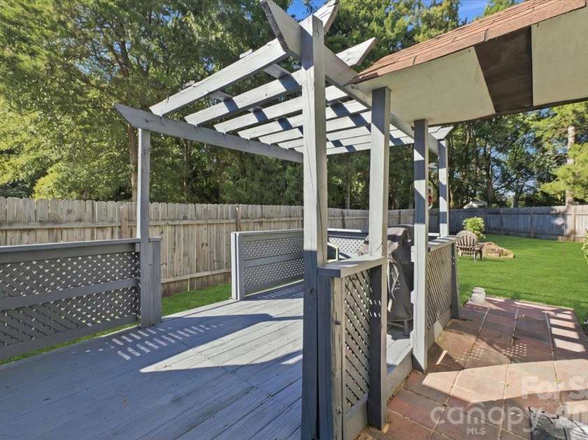 10905 Rail Tye Place, Pineville, NC 28134.  MLS# CAR4432855, YatesRealty ID 56757. 