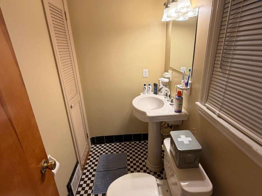 48224 Us Hwy     52 None, Misenheimer, NC 28137.  MLS# CAR4433641, YatesRealty ID 56759. Ensuite 1/2 bathroom