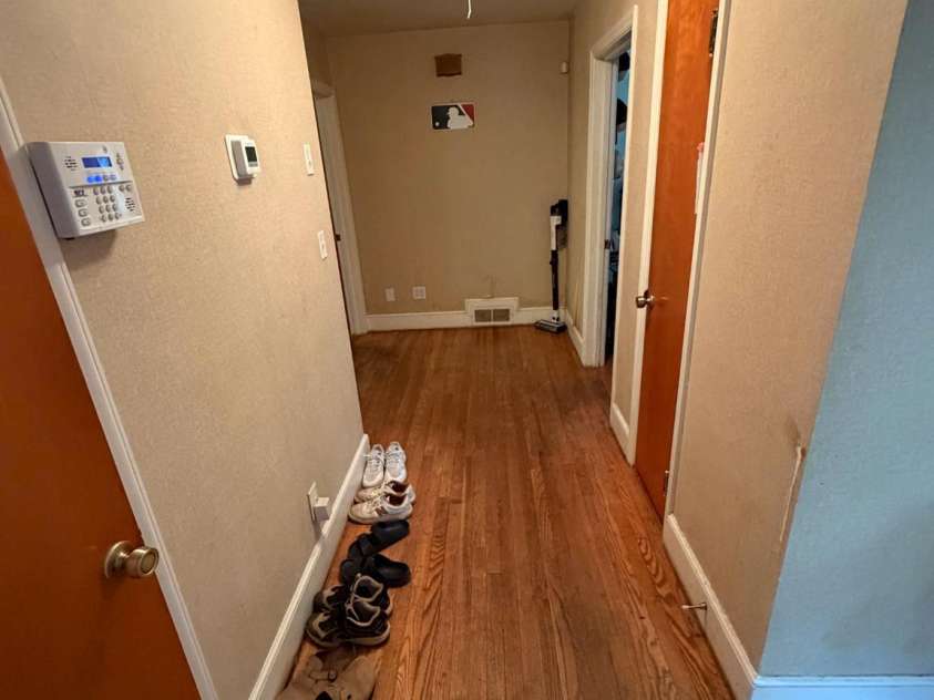 48224 Us Hwy     52 None, Misenheimer, NC 28137.  MLS# CAR4433641, YatesRealty ID 56759. Hallway