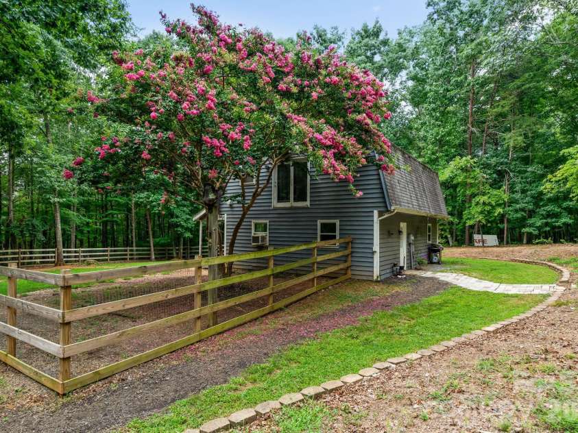 505 Tipperary Lane, Denton, NC 27239.  MLS# CAR4434994, YatesRealty ID 56760. 