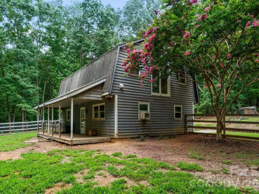 505 Tipperary Lane, Denton, NC 27239.  MLS# CAR4434994, YatesRealty ID 56760. 