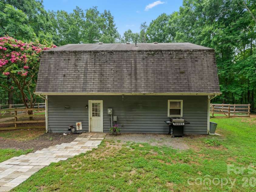 505 Tipperary Lane, Denton, NC 27239.  MLS# CAR4434994, YatesRealty ID 56760. 