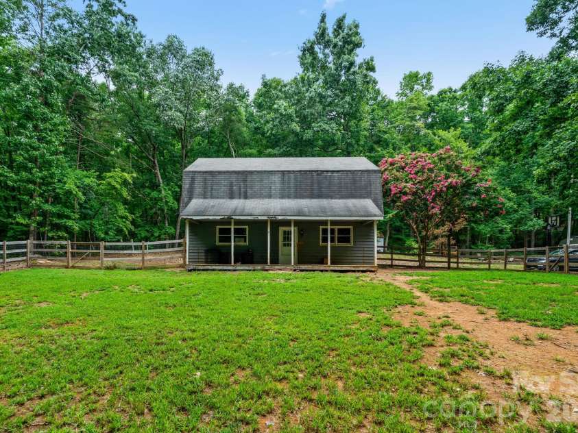 505 Tipperary Lane, Denton, NC 27239.  MLS# CAR4434994, YatesRealty ID 56760. 