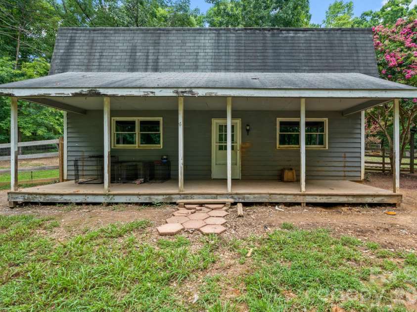 505 Tipperary Lane, Denton, NC 27239.  MLS# CAR4434994, YatesRealty ID 56760. 