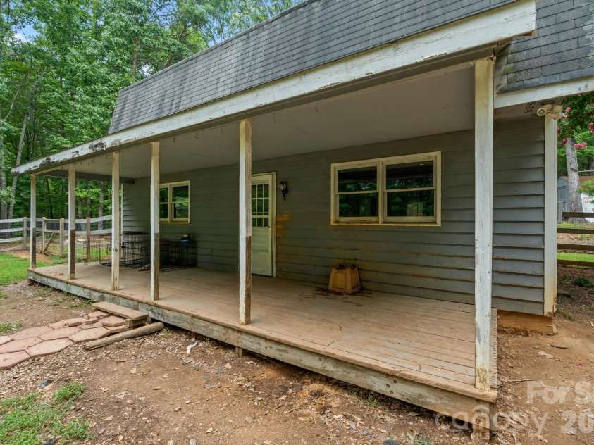 505 Tipperary Lane, Denton, NC 27239.  MLS# CAR4434994, YatesRealty ID 56760. 
