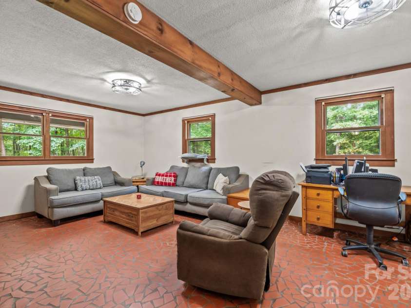 505 Tipperary Lane, Denton, NC 27239.  MLS# CAR4434994, YatesRealty ID 56760. 