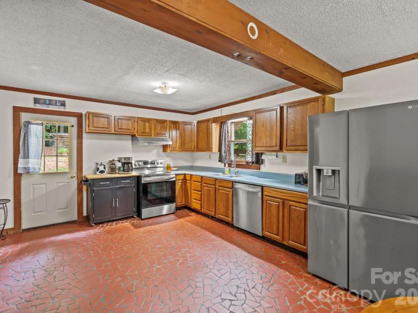 505 Tipperary Lane, Denton, NC 27239.  MLS# CAR4434994, YatesRealty ID 56760. 