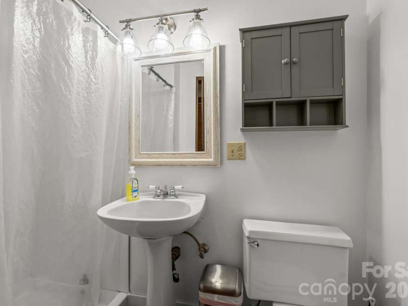 505 Tipperary Lane, Denton, NC 27239.  MLS# CAR4434994, YatesRealty ID 56760. 
