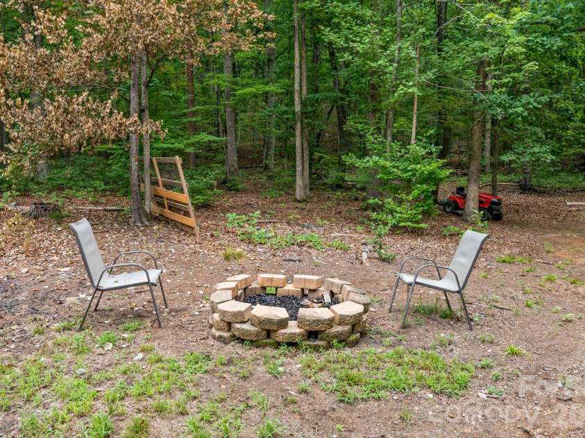 505 Tipperary Lane, Denton, NC 27239.  MLS# CAR4434994, YatesRealty ID 56760. 