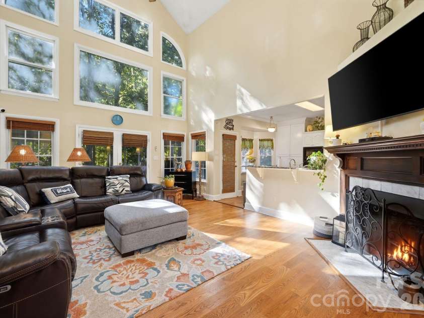 1121 Hillshire Meadow Drive, Matthews, NC 28105.  MLS# CAR4431907, YatesRealty ID 56761. 