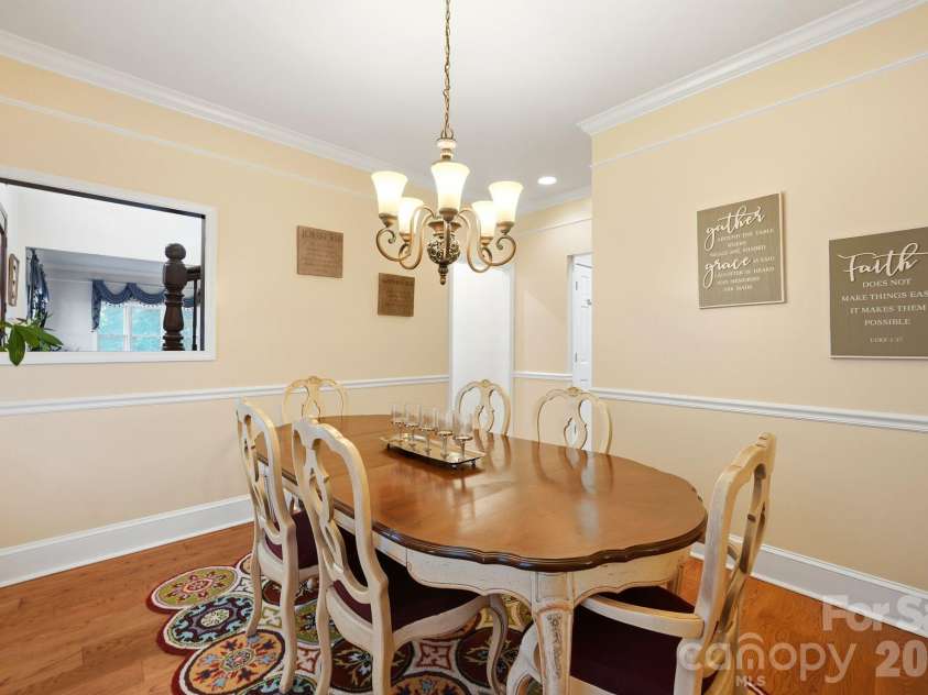1121 Hillshire Meadow Drive, Matthews, NC 28105.  MLS# CAR4431907, YatesRealty ID 56761. 