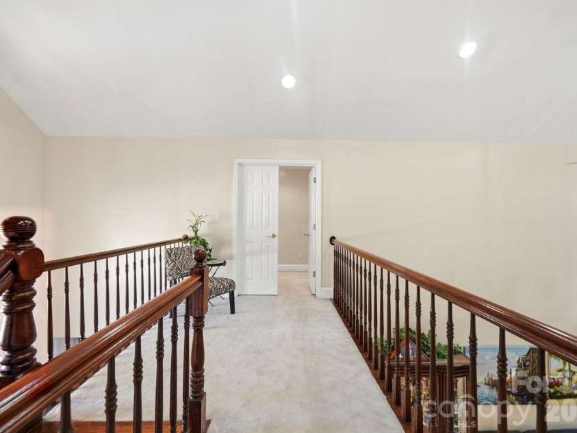 1121 Hillshire Meadow Drive, Matthews, NC 28105.  MLS# CAR4431907, YatesRealty ID 56761. 