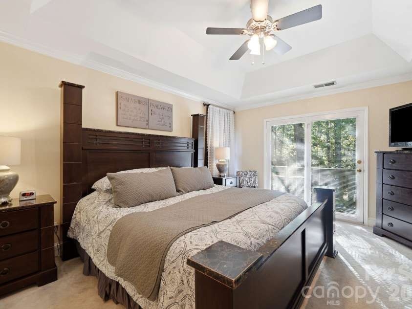 1121 Hillshire Meadow Drive, Matthews, NC 28105.  MLS# CAR4431907, YatesRealty ID 56761. 
