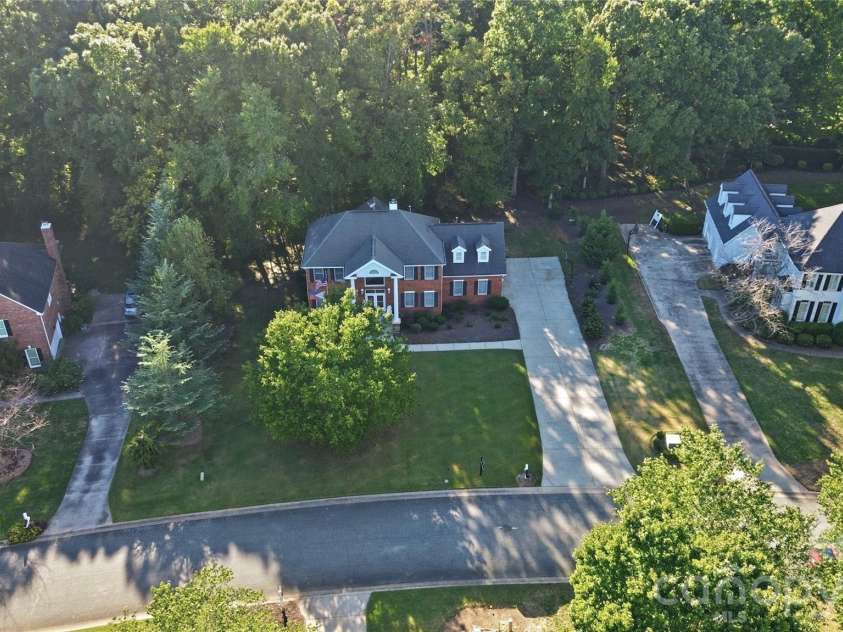 1121 Hillshire Meadow Drive, Matthews, NC 28105.  MLS# CAR4431907, YatesRealty ID 56761. 