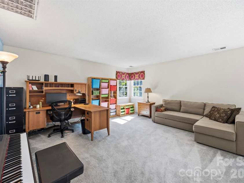 2112 Long Ridge Lane, Charlotte, NC 28214.  MLS# CAR4421277, YatesRealty ID 56764. Huge loft