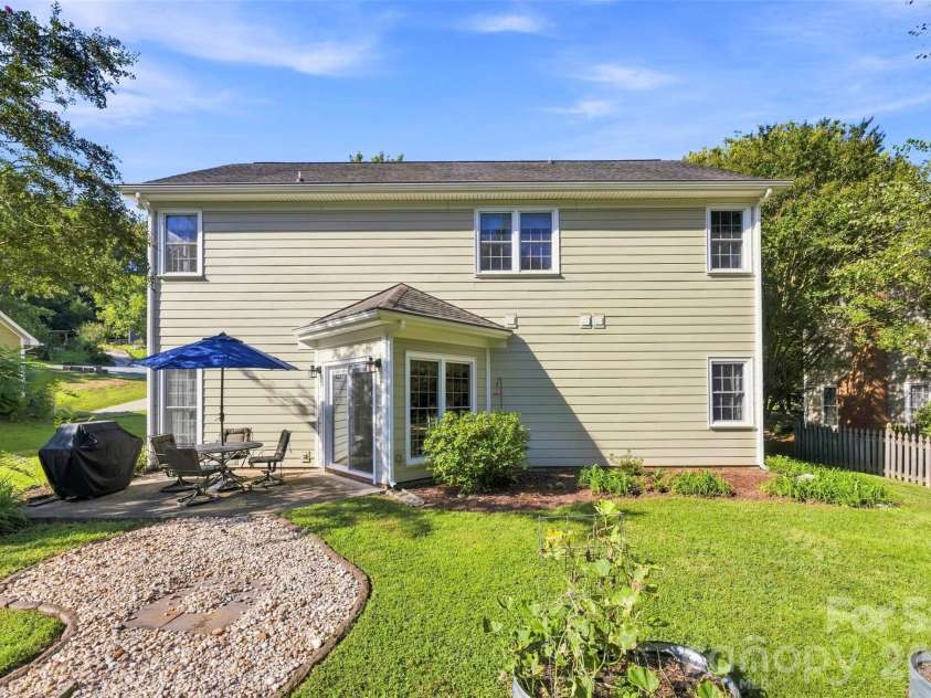 2112 Long Ridge Lane, Charlotte, NC 28214.  MLS# CAR4421277, YatesRealty ID 56764. Serene backyard.