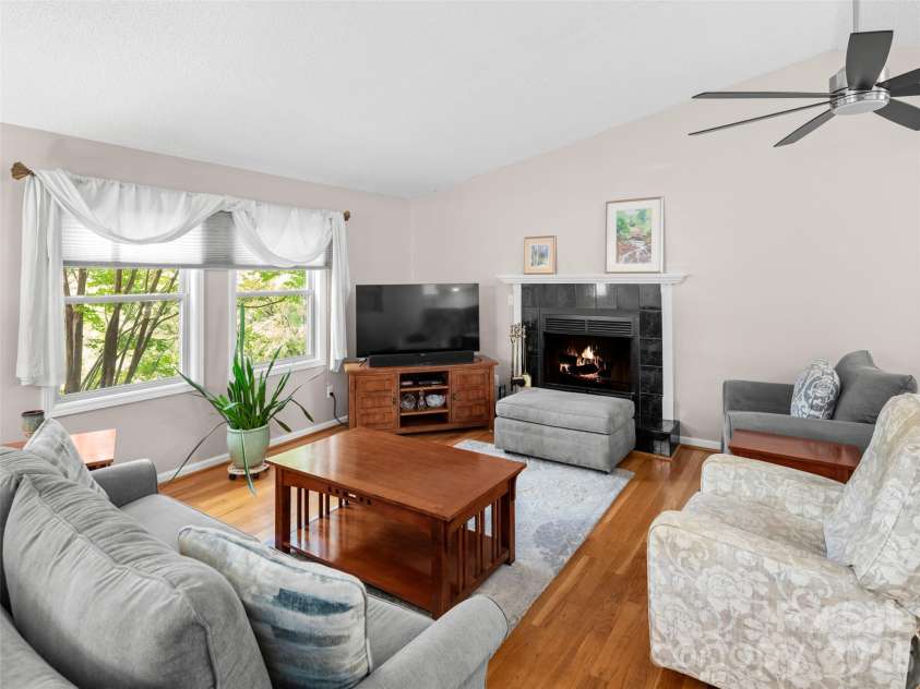 22 Evening Shade Drive, Weaverville, NC 28787.  MLS# CAR4434550, YatesRealty ID 56766. 