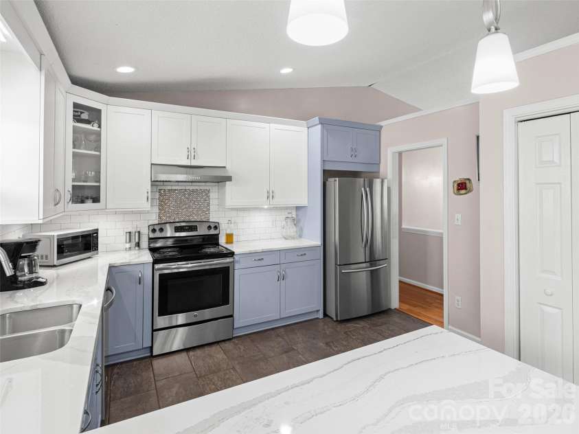22 Evening Shade Drive, Weaverville, NC 28787.  MLS# CAR4434550, YatesRealty ID 56766. 
