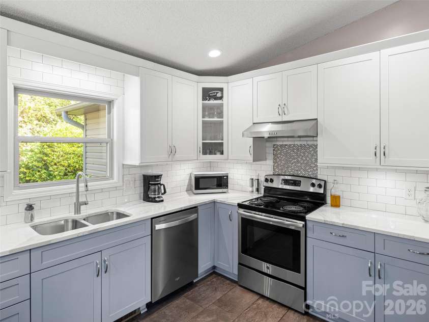 22 Evening Shade Drive, Weaverville, NC 28787.  MLS# CAR4434550, YatesRealty ID 56766. 