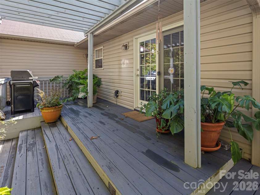 22 Evening Shade Drive, Weaverville, NC 28787.  MLS# CAR4434550, YatesRealty ID 56766. 