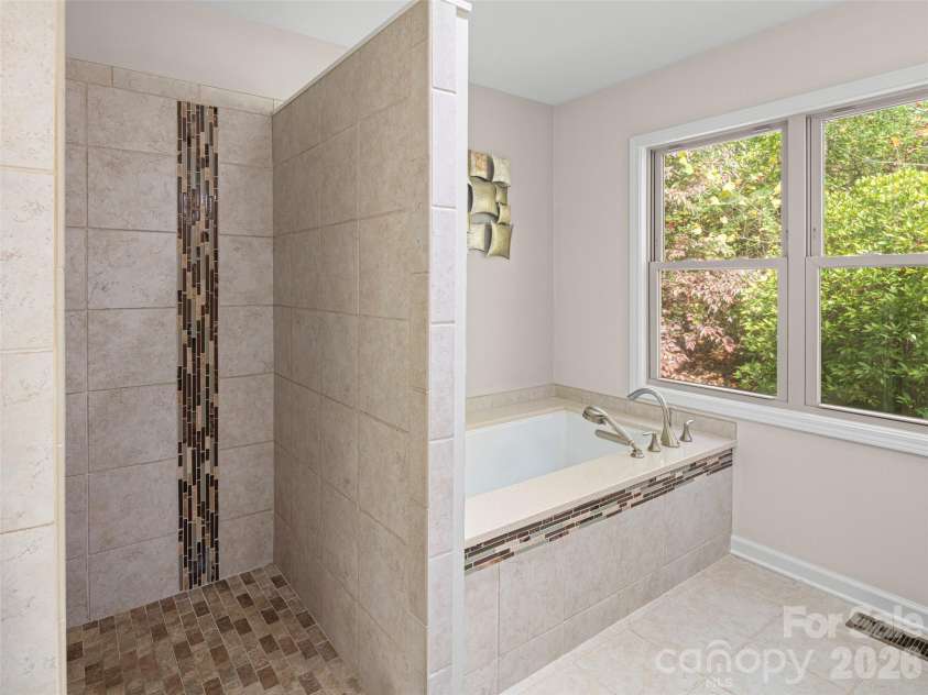 22 Evening Shade Drive, Weaverville, NC 28787.  MLS# CAR4434550, YatesRealty ID 56766. 