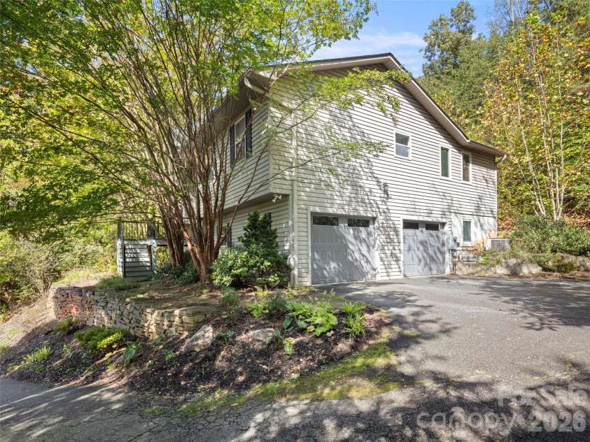 22 Evening Shade Drive, Weaverville, NC 28787.  MLS# CAR4434550, YatesRealty ID 56766. 