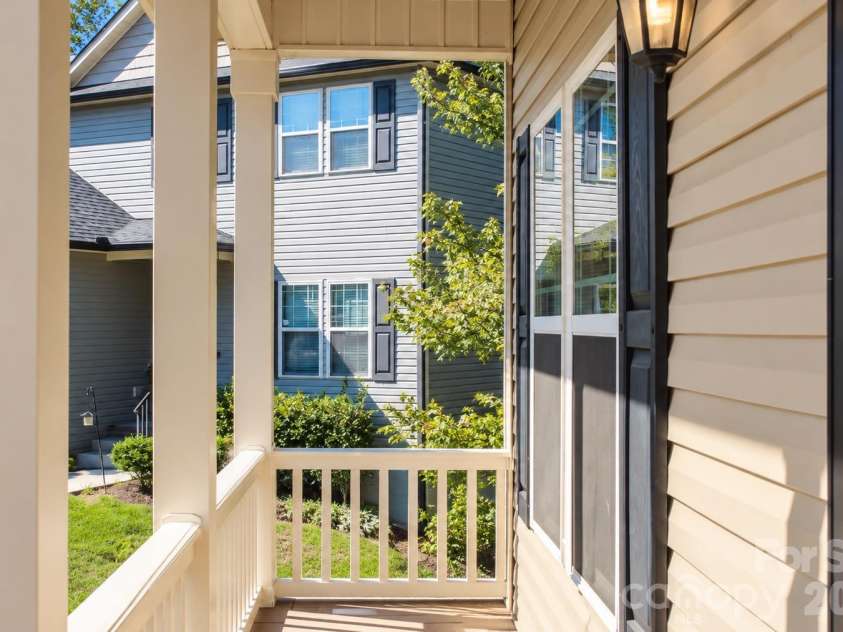 103 Jade Circle, Knightdale, NC 27545.  MLS# CAR4434987, YatesRealty ID 56768. 