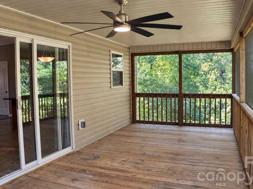 103 Jade Circle, Knightdale, NC 27545.  MLS# CAR4434987, YatesRealty ID 56768. 