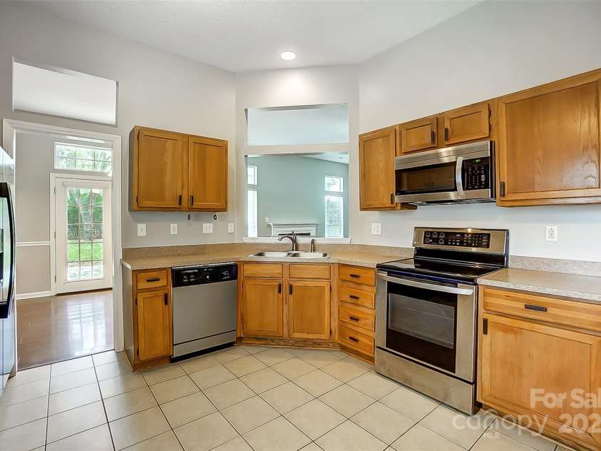 13417 Krislyn Woods Place, Charlotte, NC 28278.  MLS# CAR4243996, YatesRealty ID 5677. 